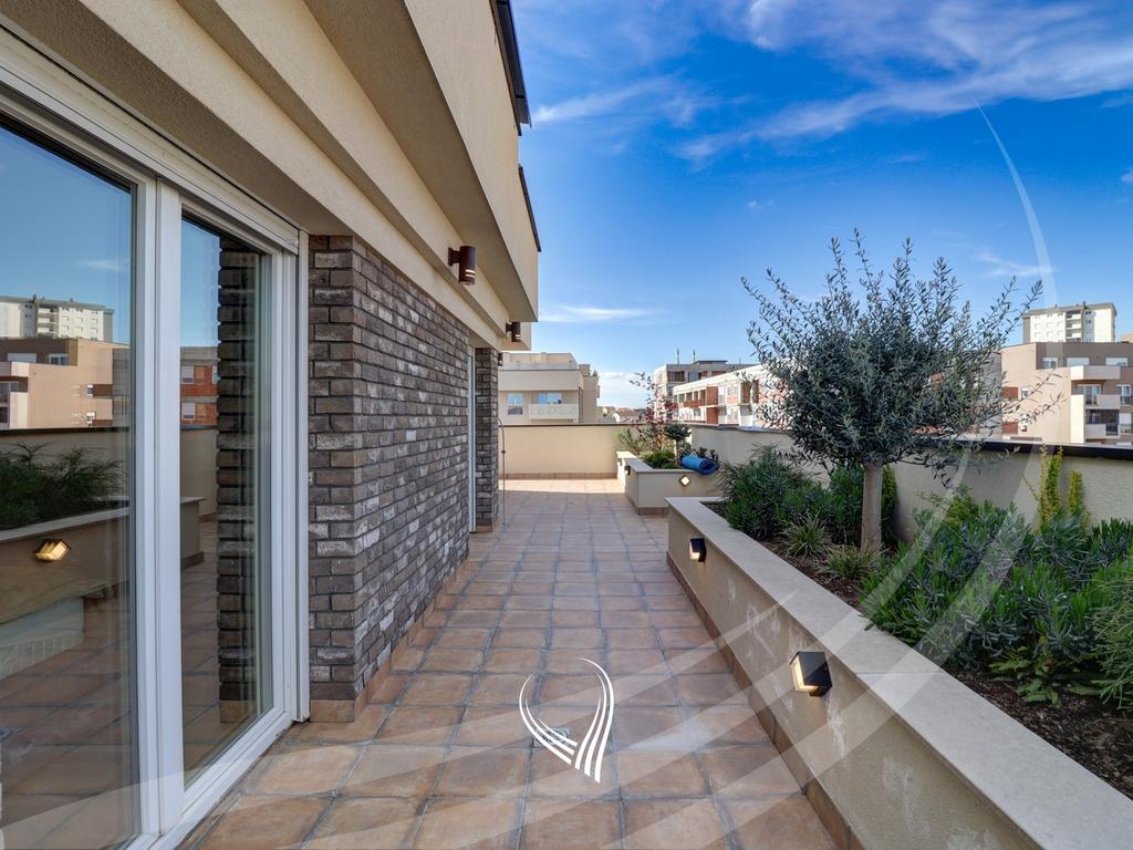 Penthouse with 3 bedrooms for rent in Mati 1 neighborhood16