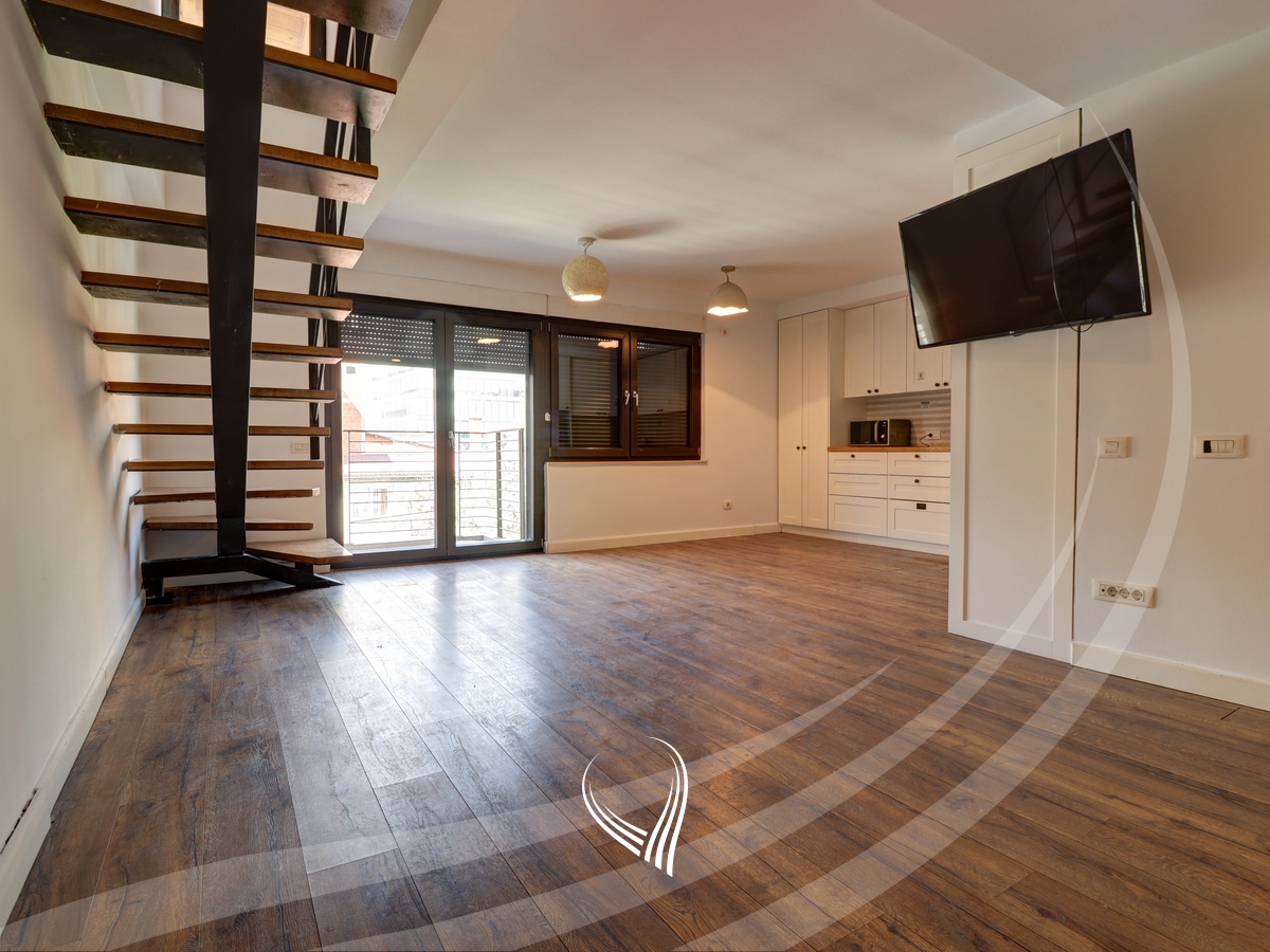 Zyre me 5 dhoma pune me qira në lagjen Pejton4