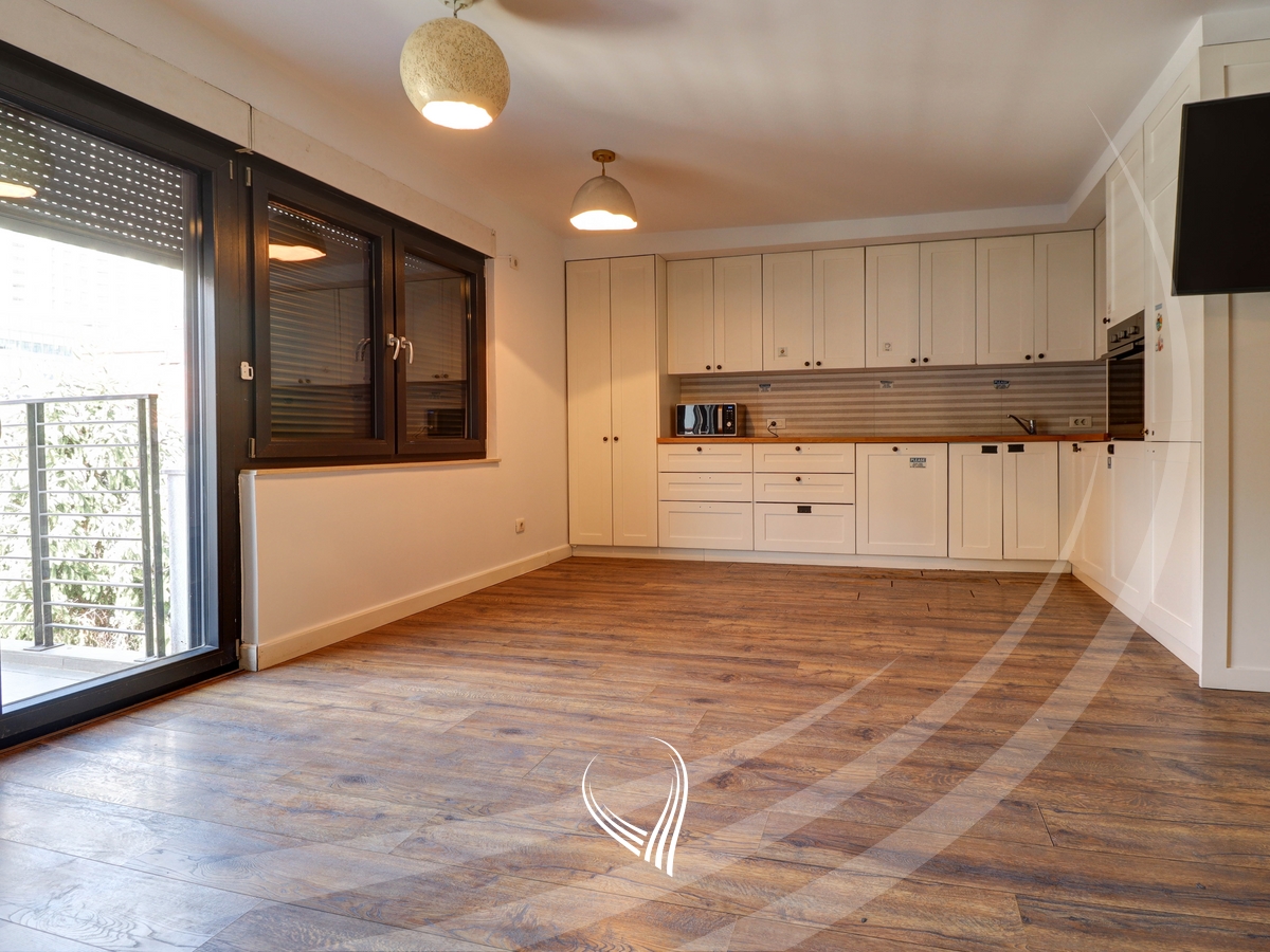 Zyre me 5 dhoma pune me qira në lagjen Pejton5