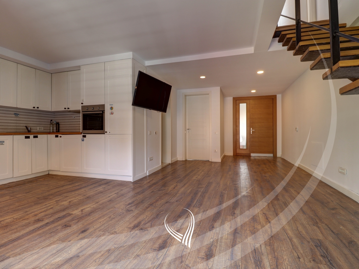 Zyre me 5 dhoma pune me qira në lagjen Pejton6