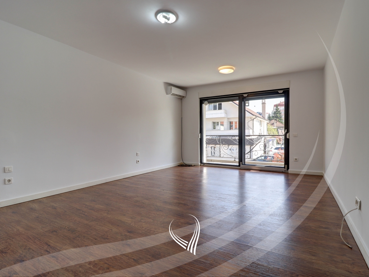 Zyre me 5 dhoma pune me qira në lagjen Pejton9