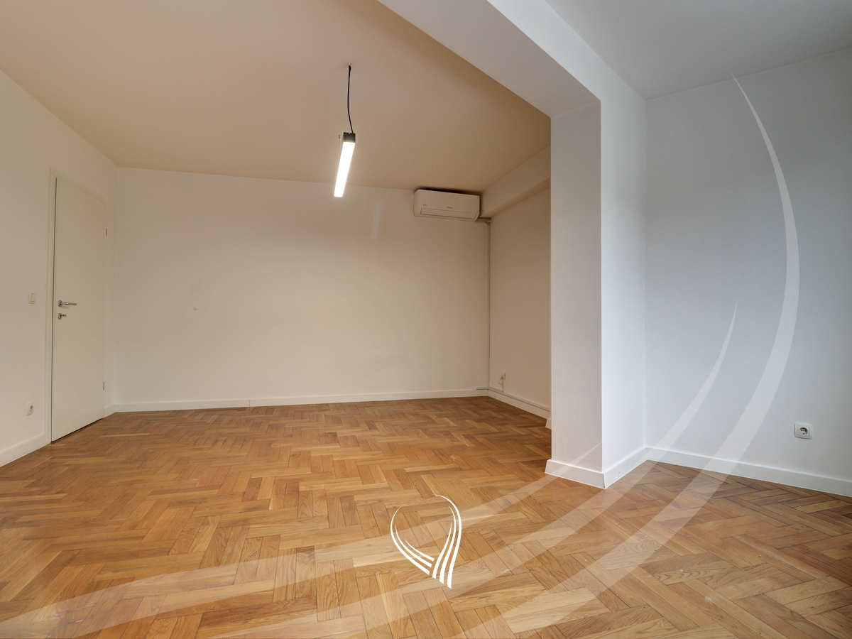 Zyre me 3 dhoma pune me qira në lagjen Ulpiana5