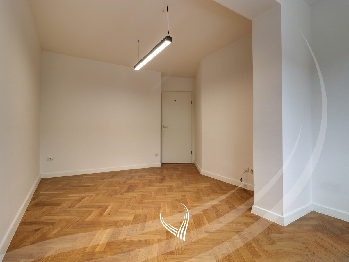 Zyre me 3 dhoma pune me qira në lagjen Ulpiana7