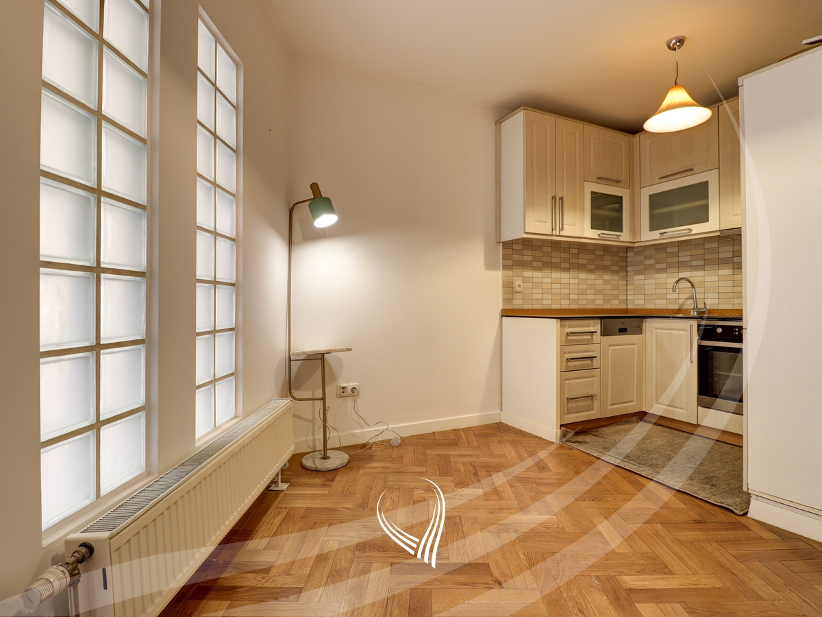 Zyre me 3 dhoma pune me qira në lagjen Ulpiana8