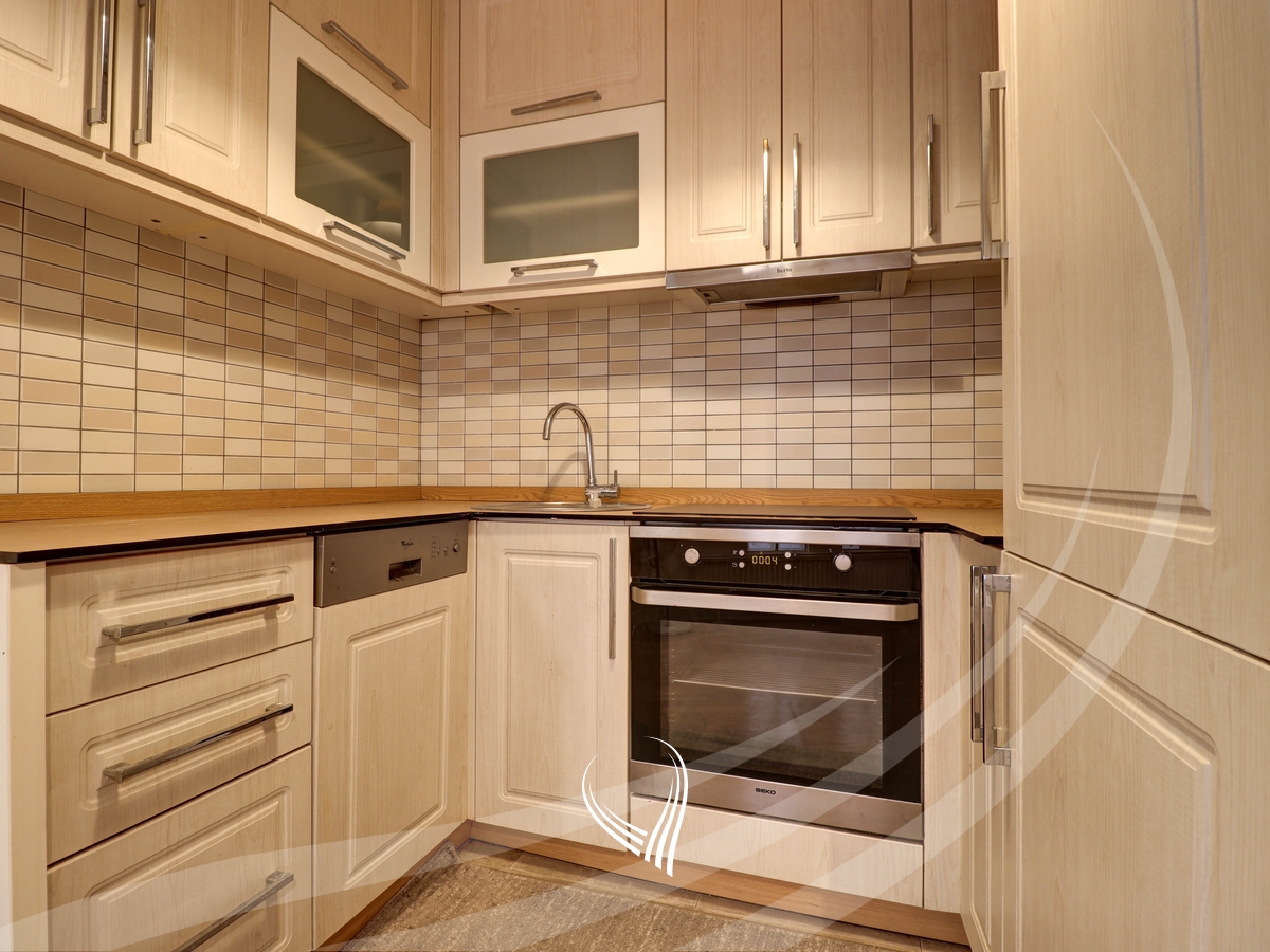 Zyre me 3 dhoma pune me qira në lagjen Ulpiana10