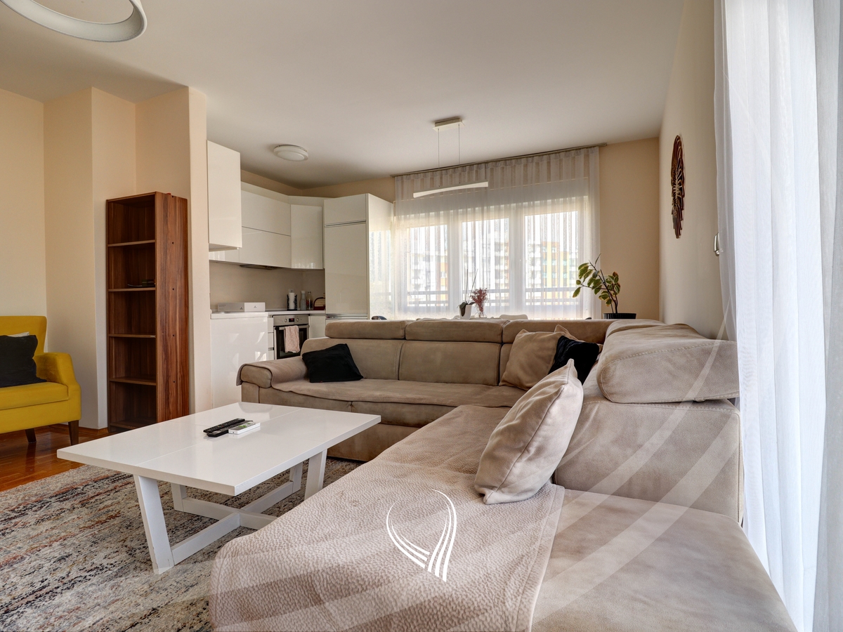 Banesë me 2 dhoma gjumi me qira në lagjen Mati 1 - Rruga C1