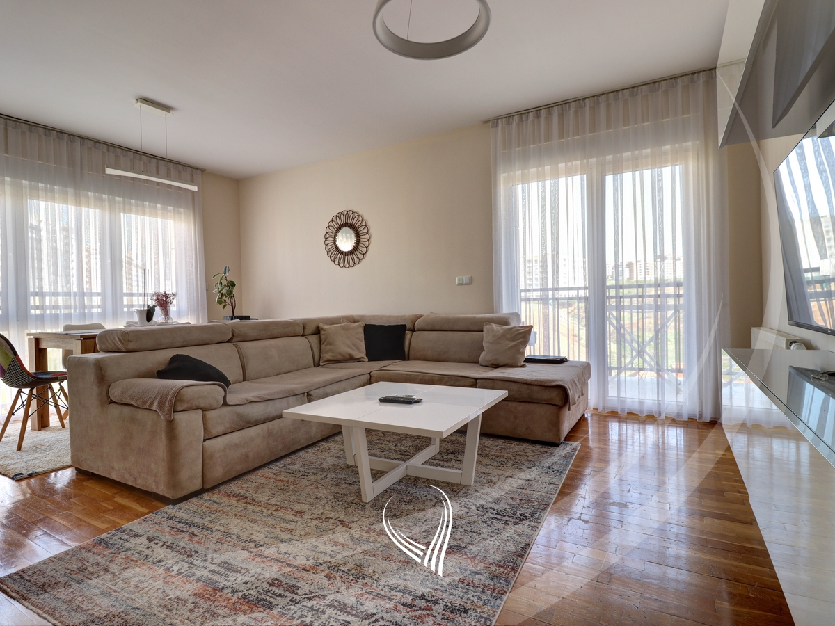 Banesë me 2 dhoma gjumi me qira në lagjen Mati 1 - Rruga C