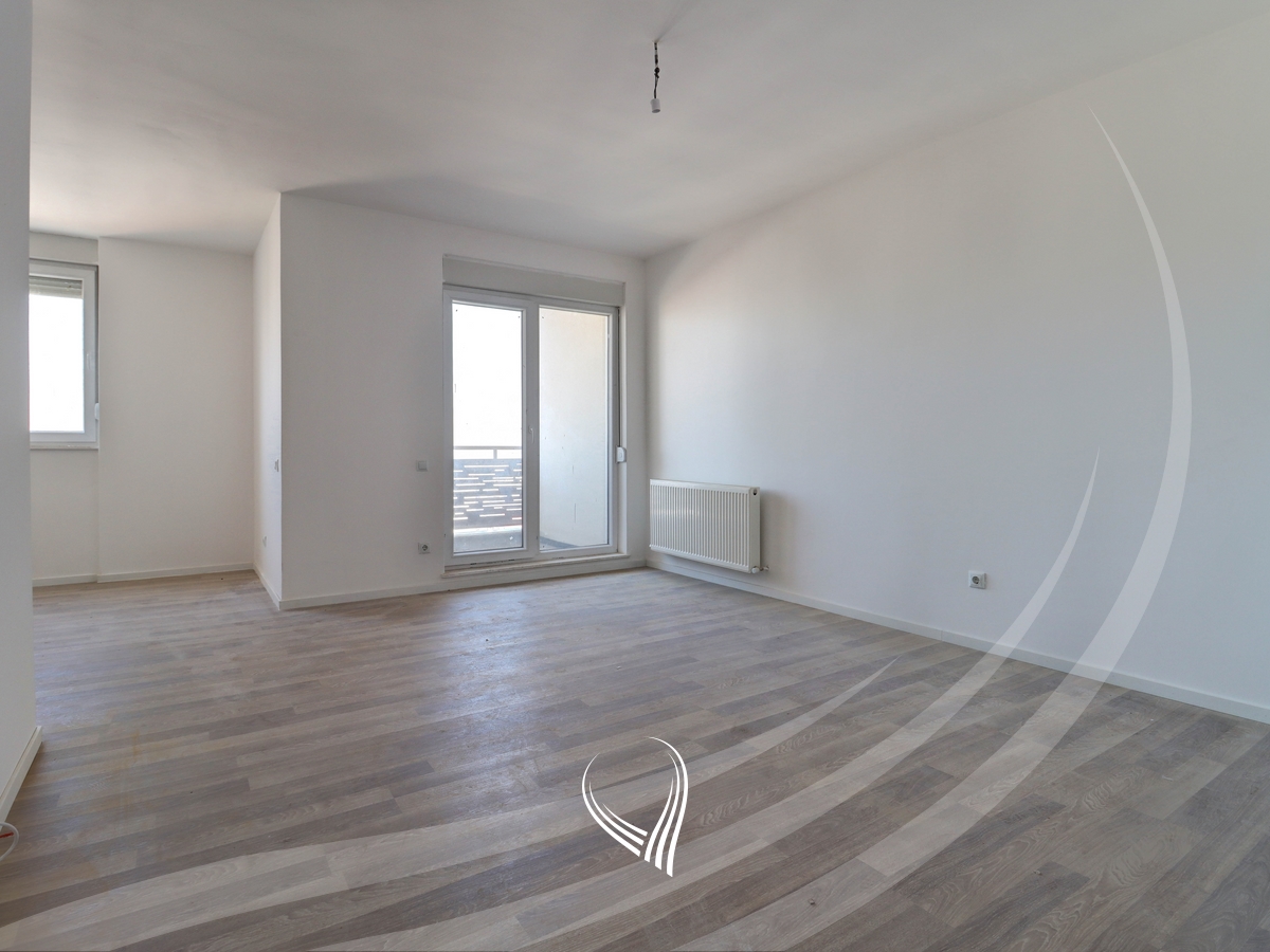 Banesë me 2 dhoma gjumi në shitje në lagjen Mati 1 – Mega Building1