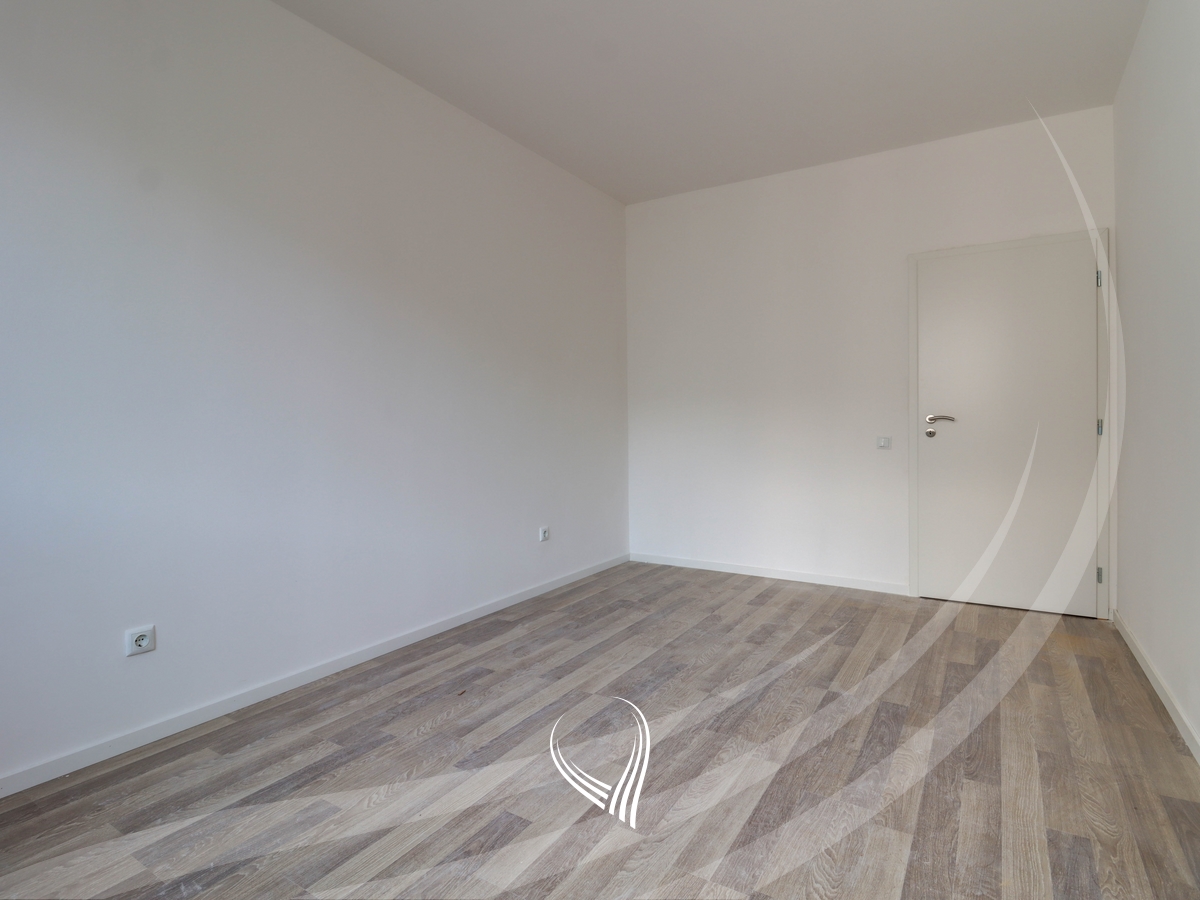 Banesë me 2 dhoma gjumi në shitje në lagjen Mati 1 – Mega Building7