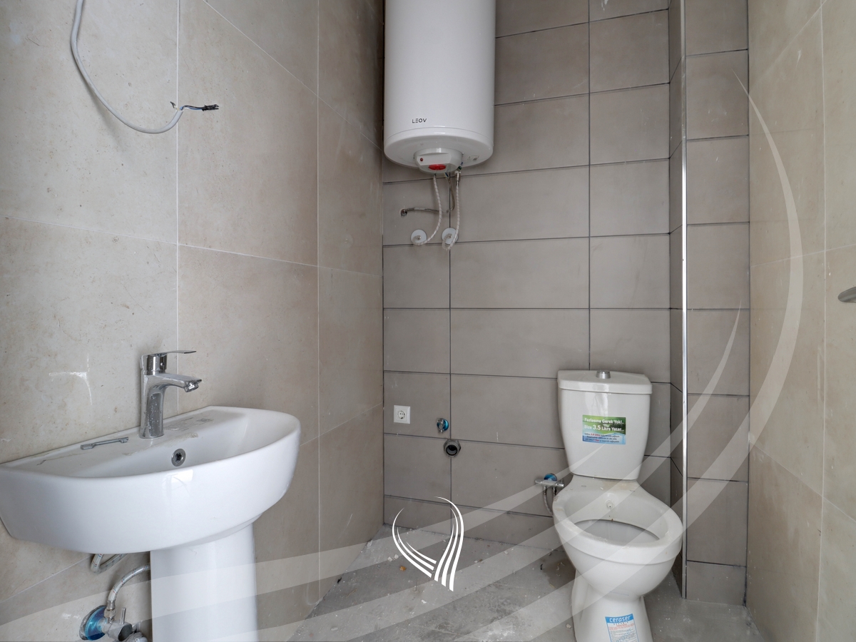 Banesë me 2 dhoma gjumi në shitje në lagjen Mati 1 – Mega Building14