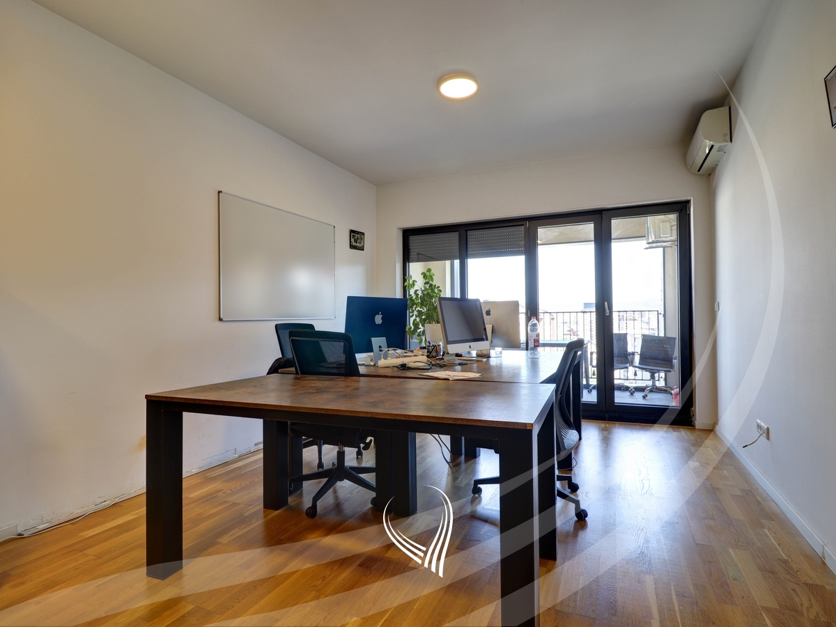 Zyre me 3 dhoma pune me qira në lagjen Lakrishtë – Dukagjini Residence0