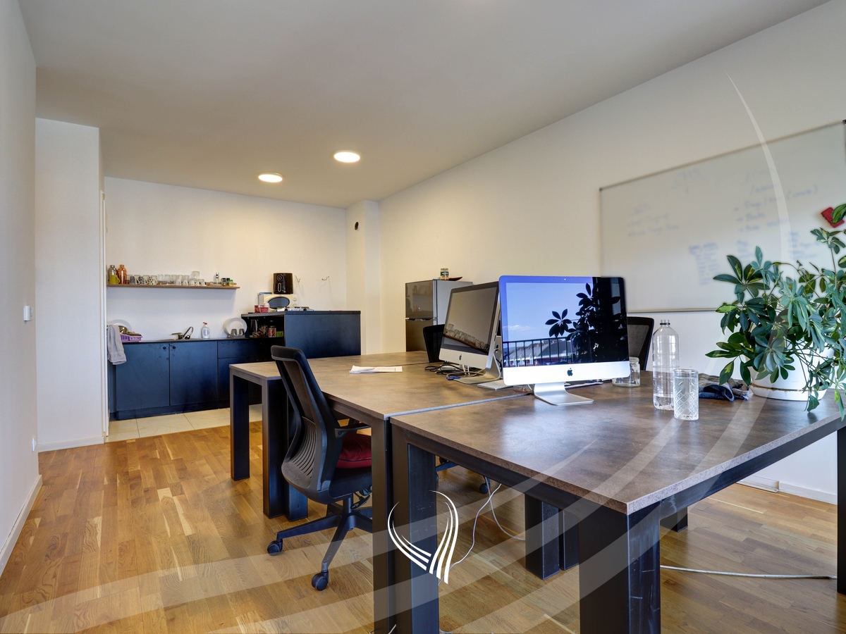 Zyre me 3 dhoma pune me qira në lagjen Lakrishtë – Dukagjini Residence1