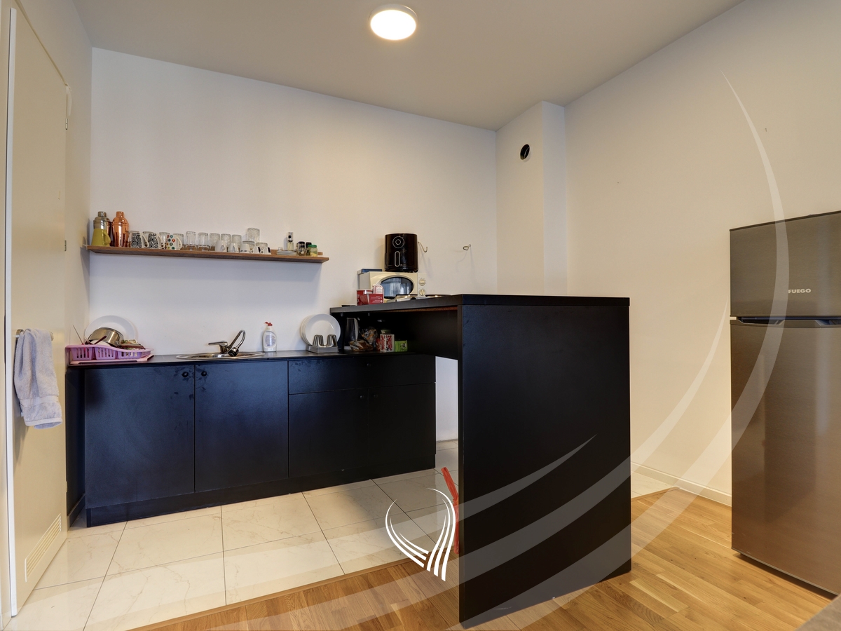 Zyre me 3 dhoma pune me qira në lagjen Lakrishtë – Dukagjini Residence2