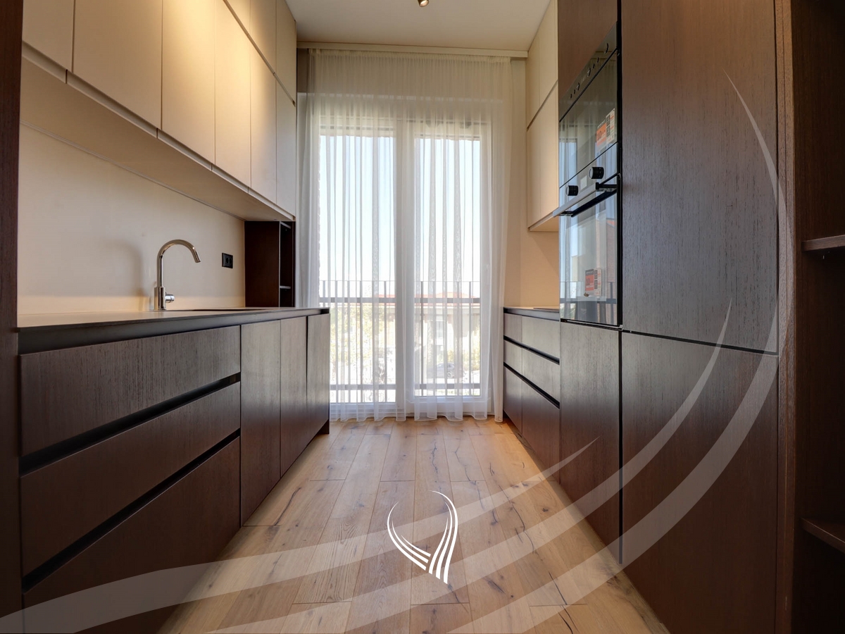 Shtëpi me 4 dhoma gjumi me qira në lagjen Marigona Hill6