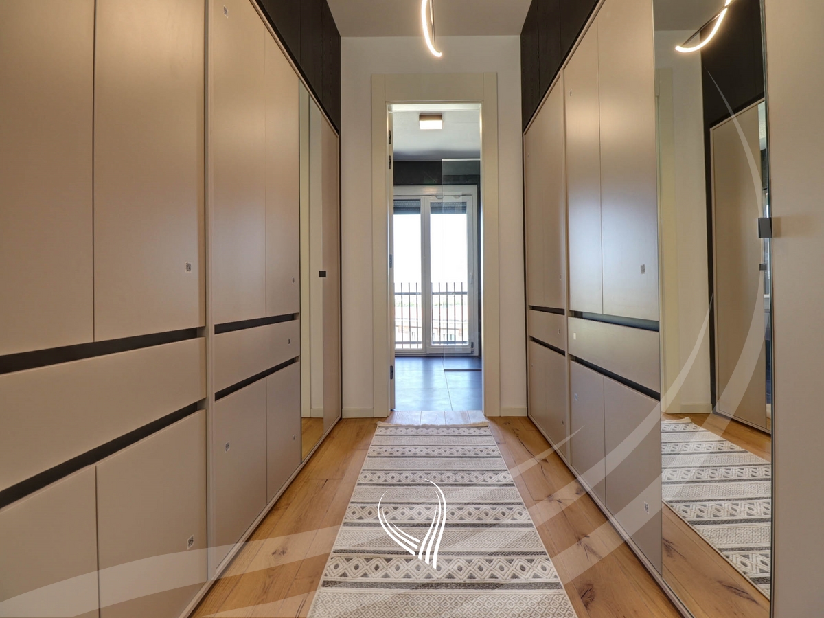 Shtëpi me 4 dhoma gjumi me qira në lagjen Marigona Hill11