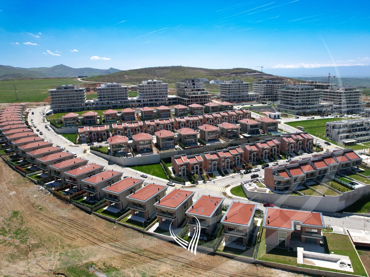 Shtëpi me 4 dhoma gjumi me qira në lagjen Marigona Hill24