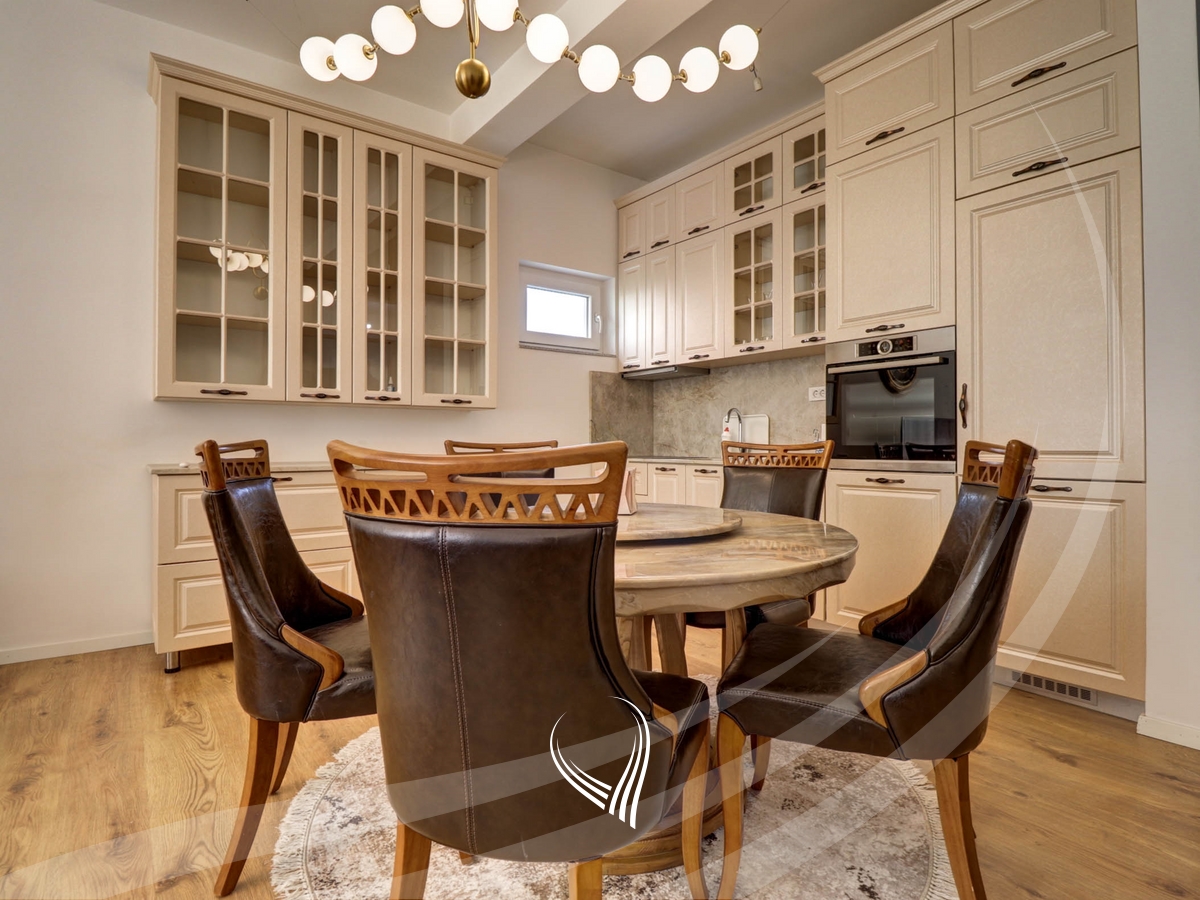 Banese me 3 dhoma gjumi në shitje në lagjen Velania2