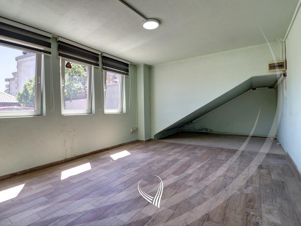 450m2 warehouse for rent in the Arbëria neighborhood – Dragodan1