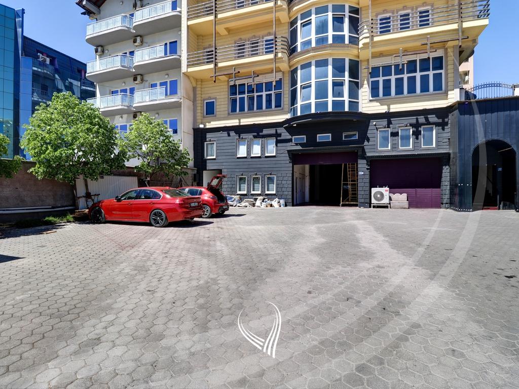 Depo 450m2 me qira në lagjen Arbëria – Dragodan