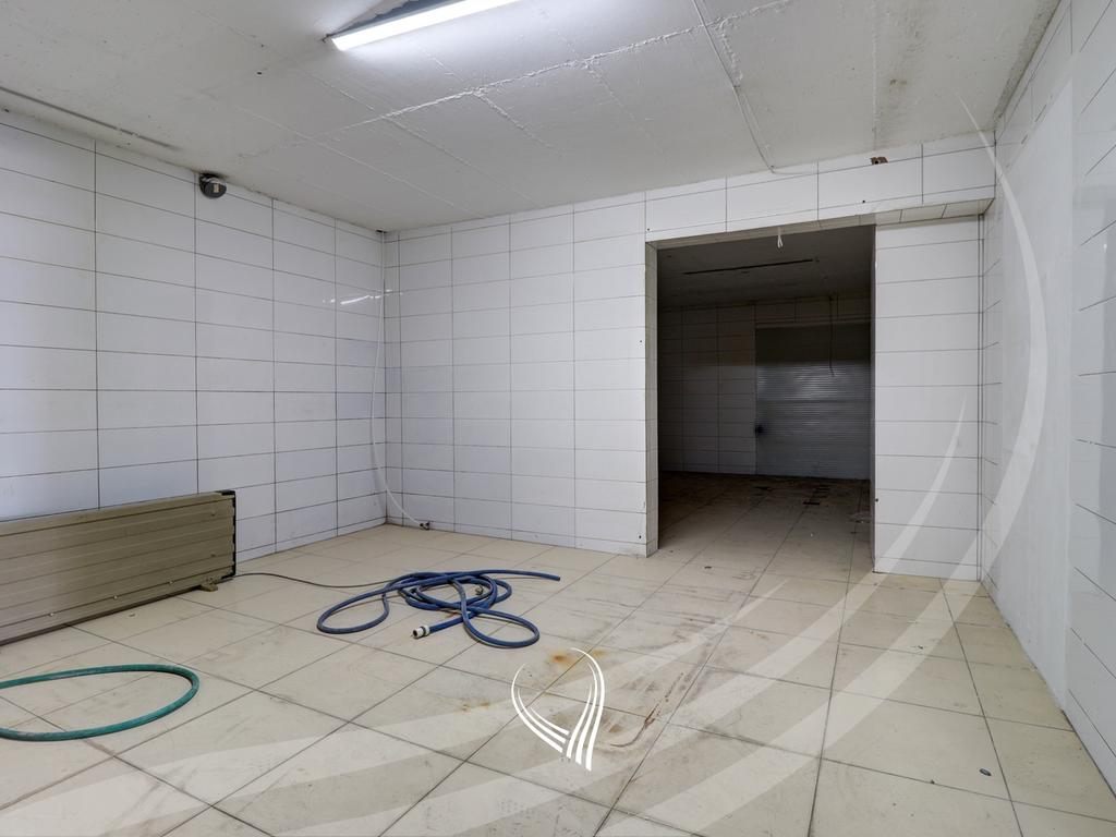 450m2 warehouse for rent in the Arbëria neighborhood – Dragodan8