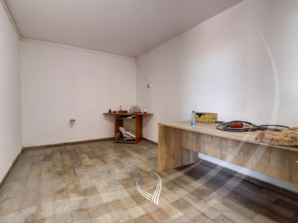 450m2 warehouse for rent in the Arbëria neighborhood – Dragodan10
