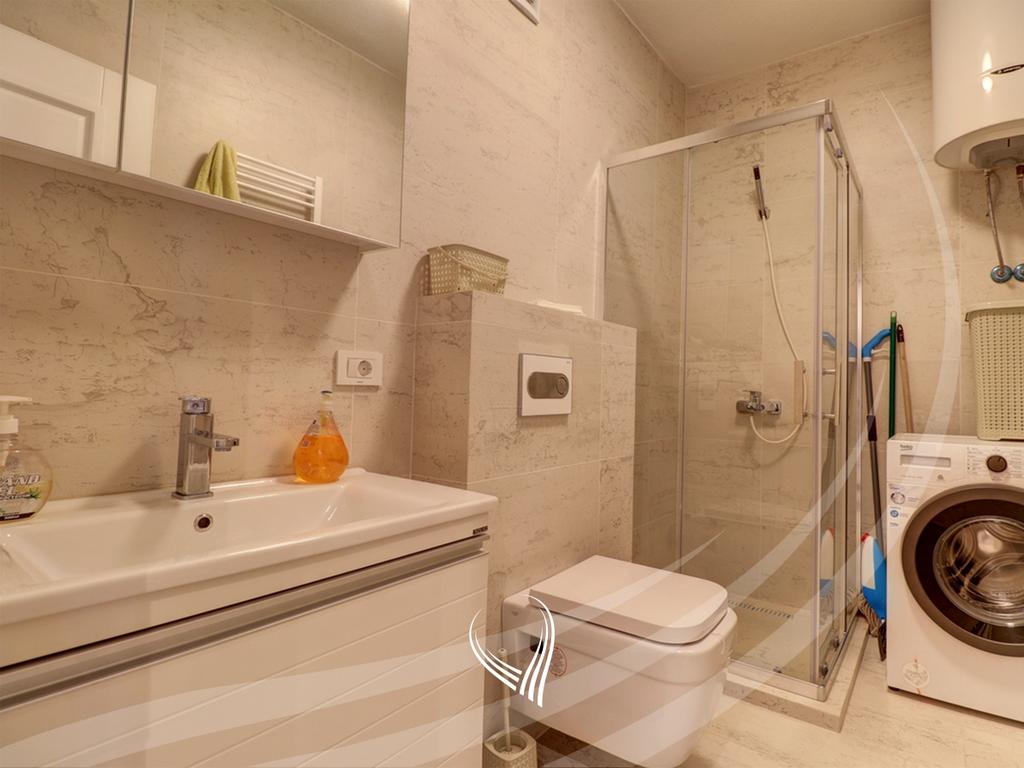 Banesë me 1 dhomë gjumi me qira në lagjen Arbëria – Dragodan7