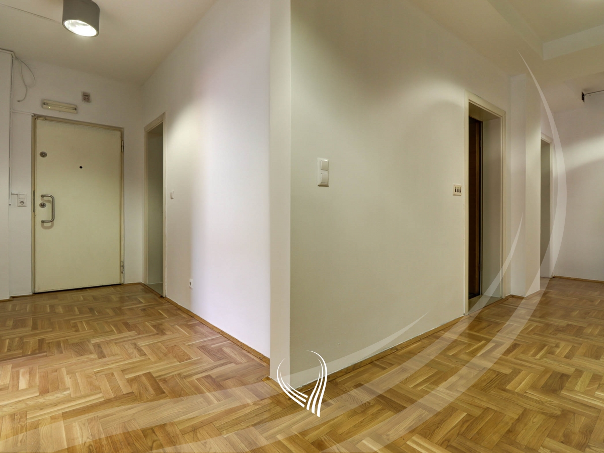 Zyre me 7 dhoma pune me qira në lagjen Pejton8