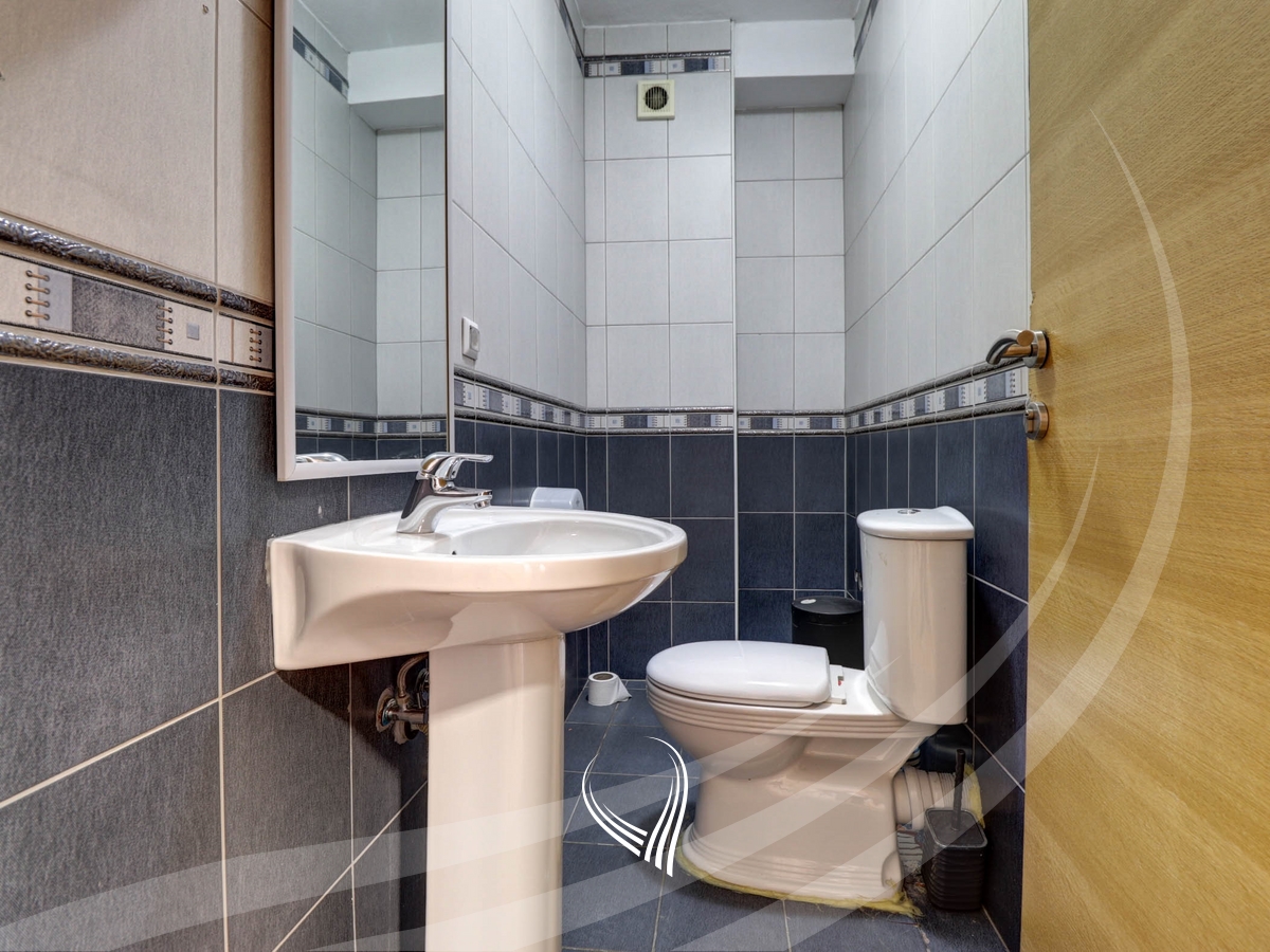 Zyre me 7 dhoma pune me qira në lagjen Pejton11