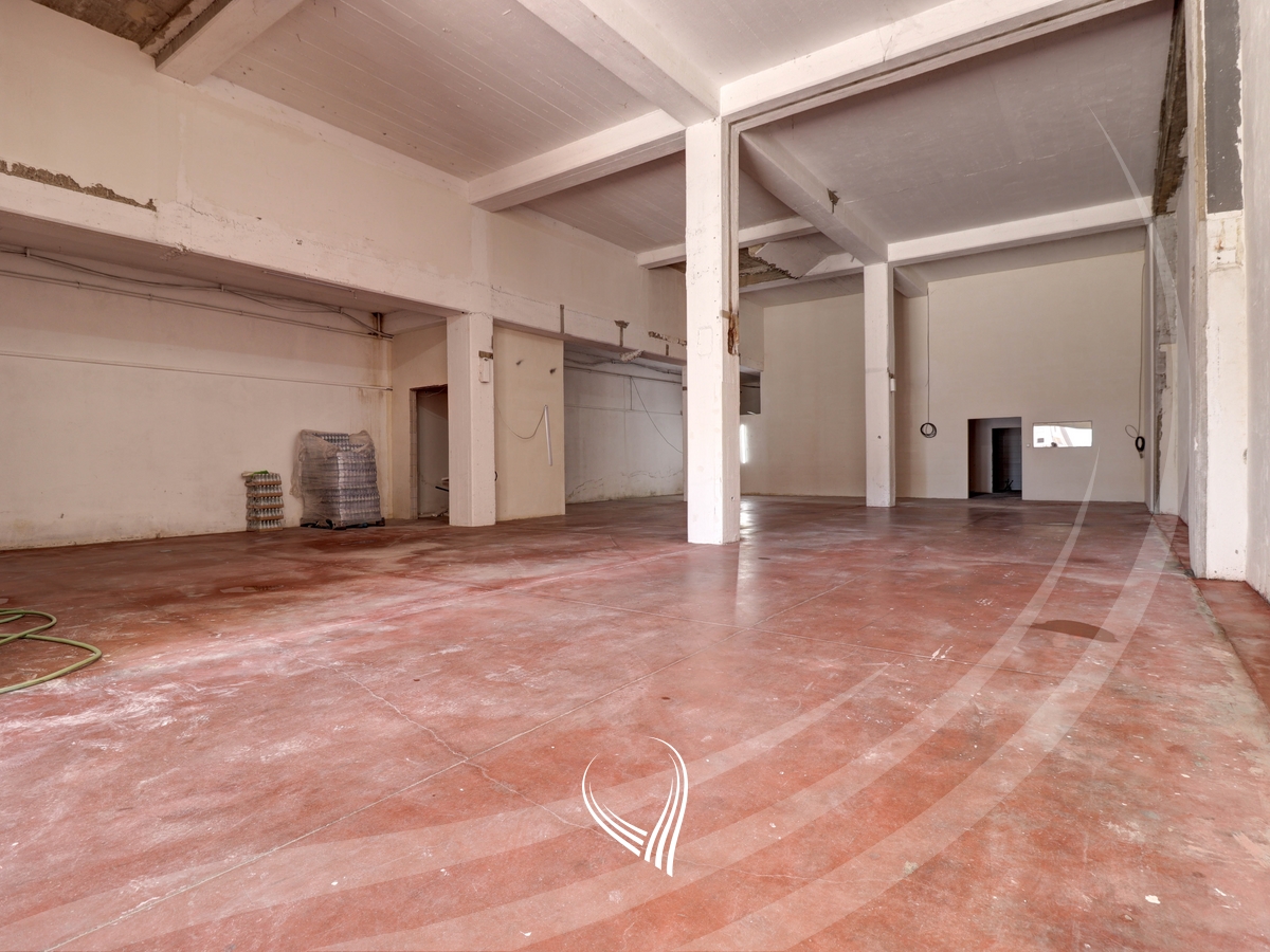 450m2 warehouse for rent in the Arbëria neighborhood – Dragodan2