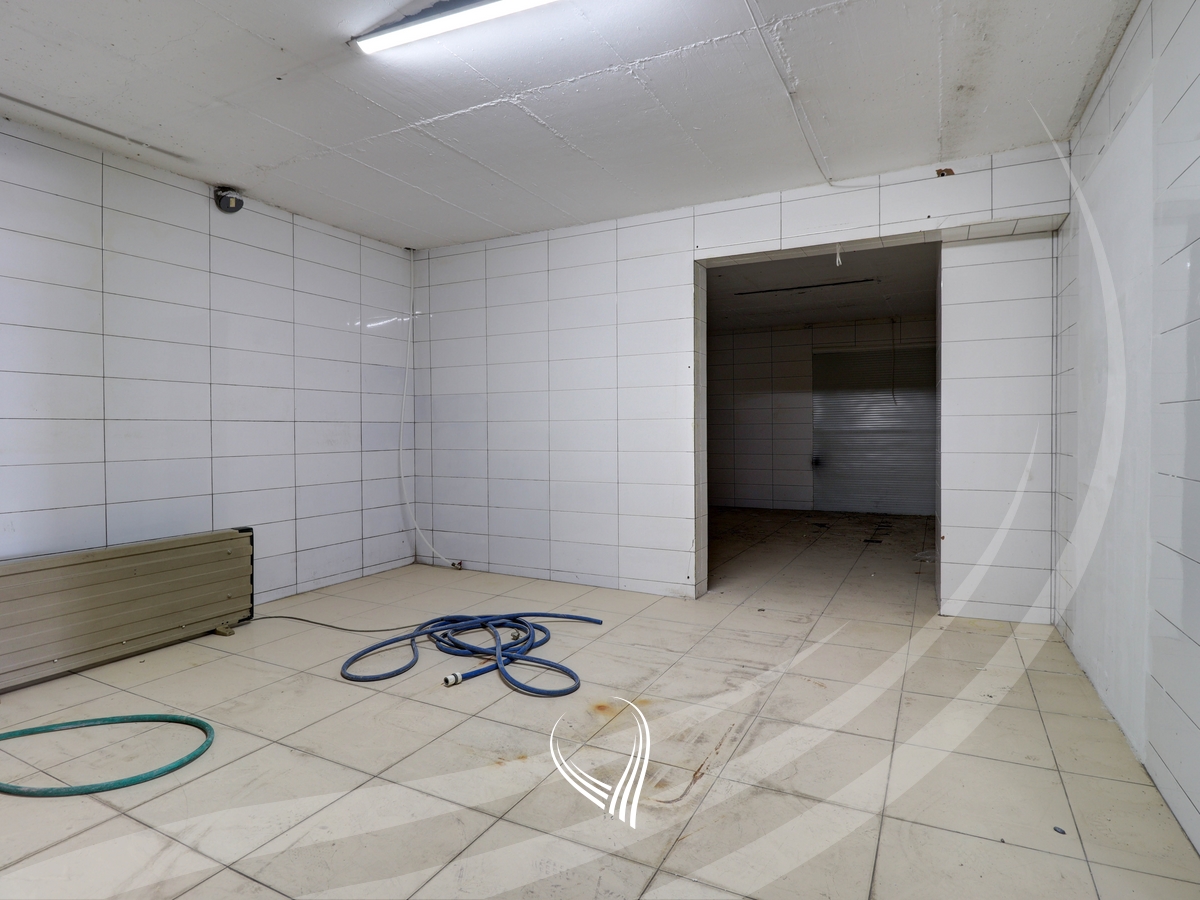 450m2 warehouse for rent in the Arbëria neighborhood – Dragodan8