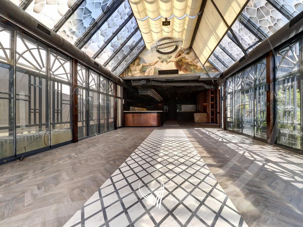 300m2 premises for rent in the Center2