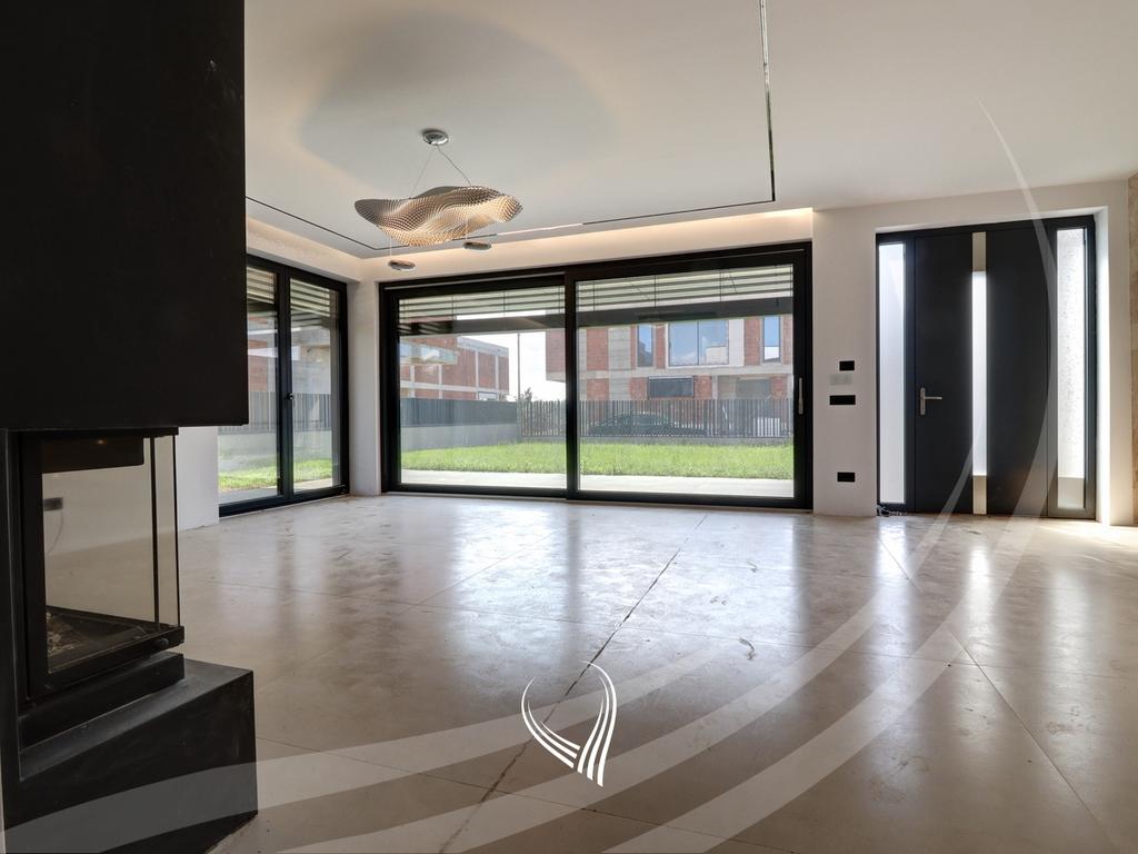 Shtëpi me 4 dhoma gjumi në shitje në Preoc – afër lagjes Marigona Residence4