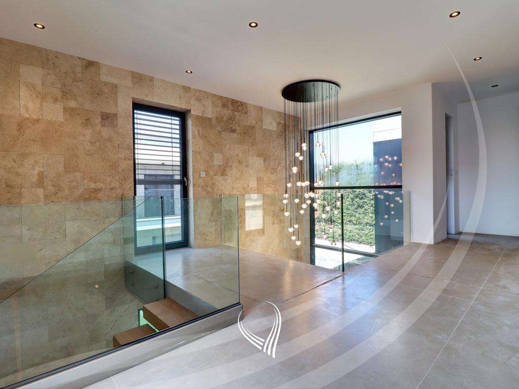 Shtëpi me 4 dhoma gjumi në shitje në Preoc – afër lagjes Marigona Residence19