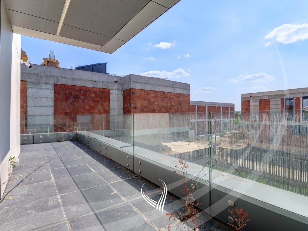 Shtëpi me 4 dhoma gjumi në shitje në Preoc – afër lagjes Marigona Residence23