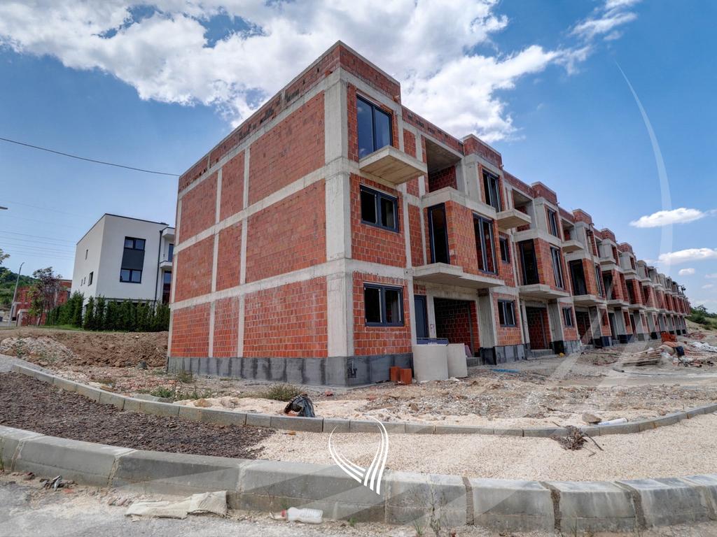322m2 house for sale in the Green Neighborhood