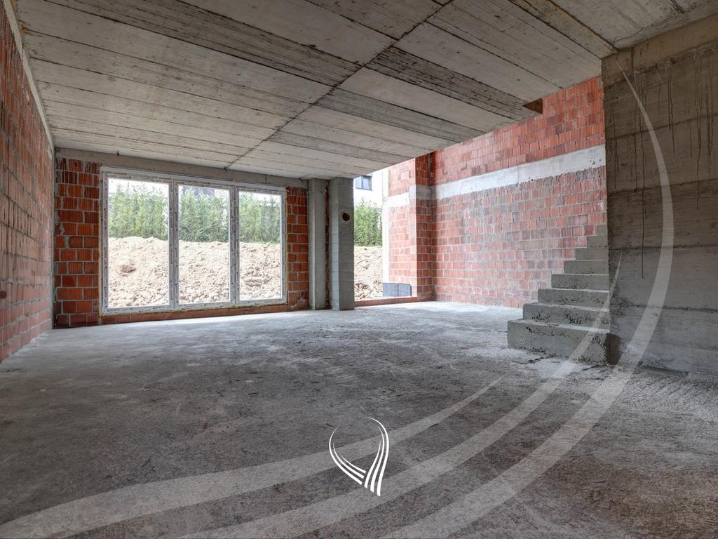 Shtëpi 322m2 në shitje në Lagjen e Gjelbërt1