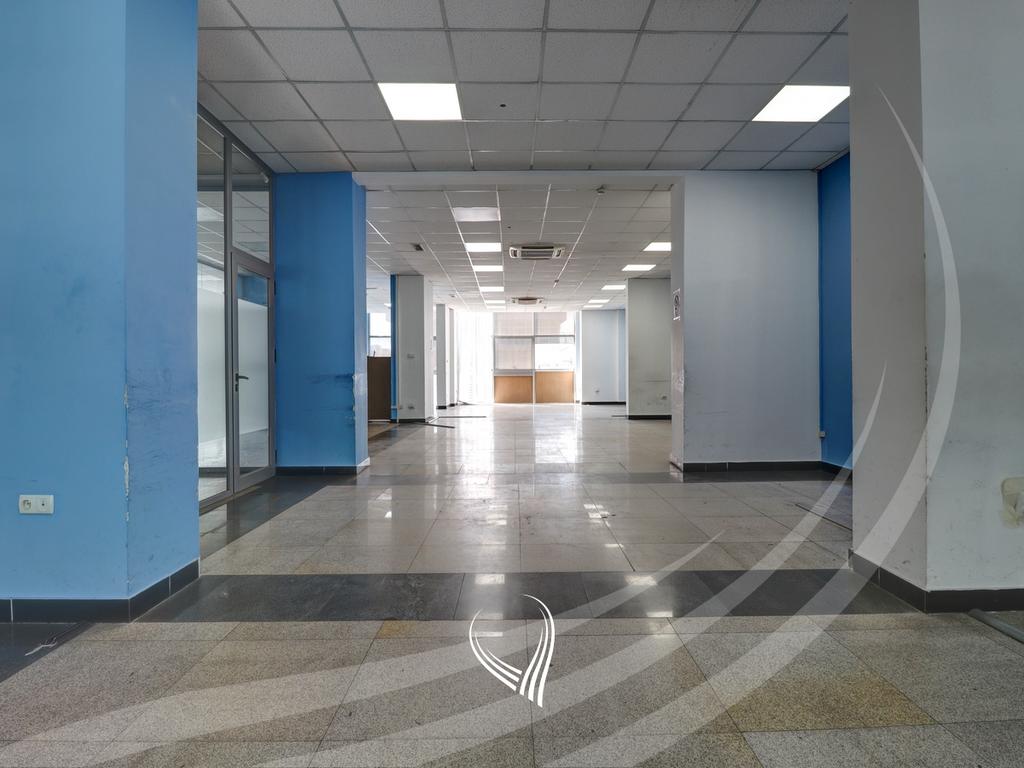 Zyre 934m2 for rent in the Pejton neighborhood6