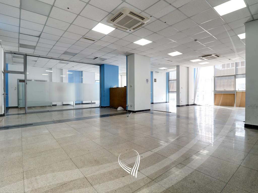 Zyre 934m2 for rent in the Pejton neighborhood7