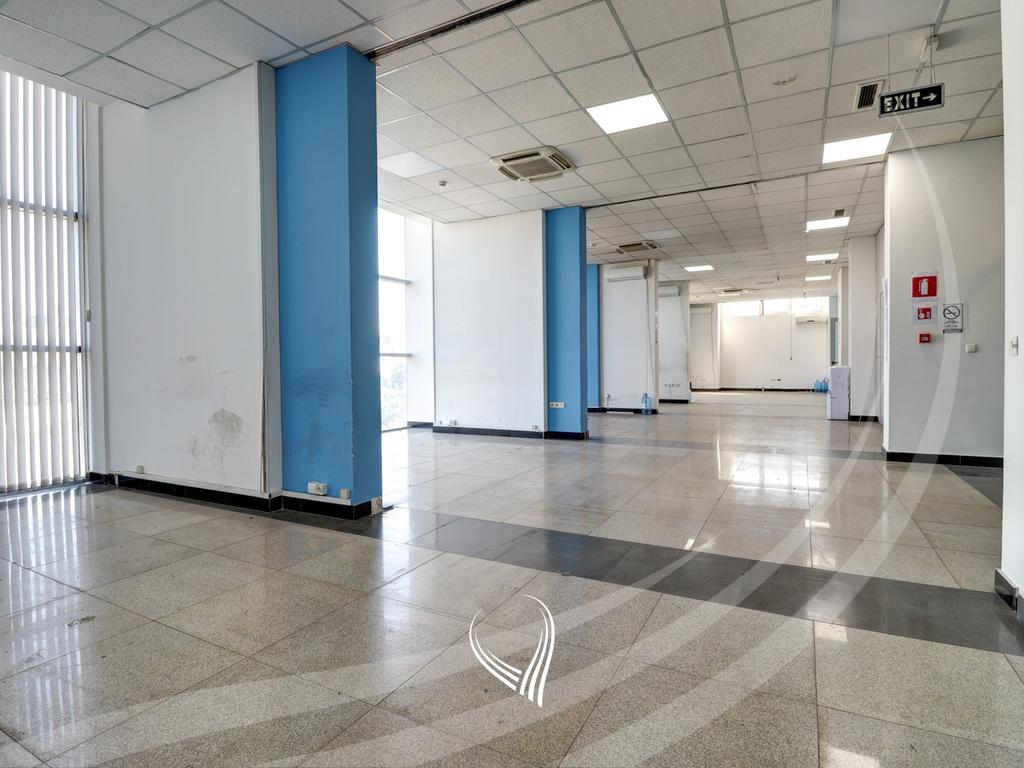 Zyre 934m2 for rent in the Pejton neighborhood10