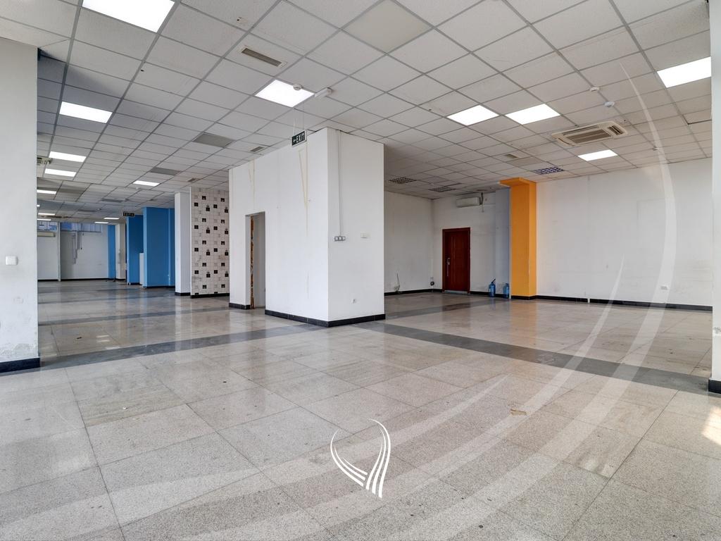 Zyre 934m2 for rent in the Pejton neighborhood17