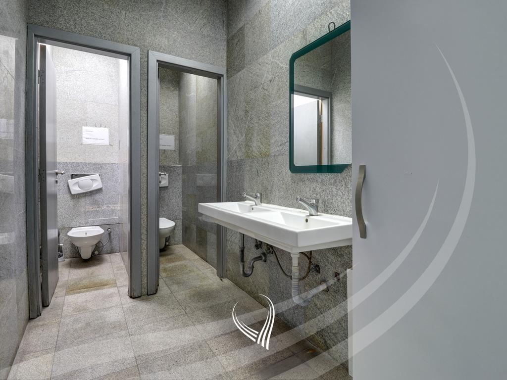 Zyre 934m2 for rent in the Pejton neighborhood21