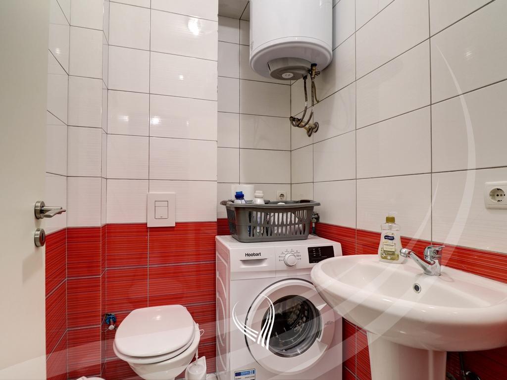 Banesë me 2 dhoma gjumi me qira në lagjen Mati 1 – Rruga B11