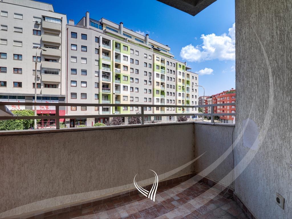 Zyre me 4 dhoma pune me qira në lagjen Arbëria – Dragodan8