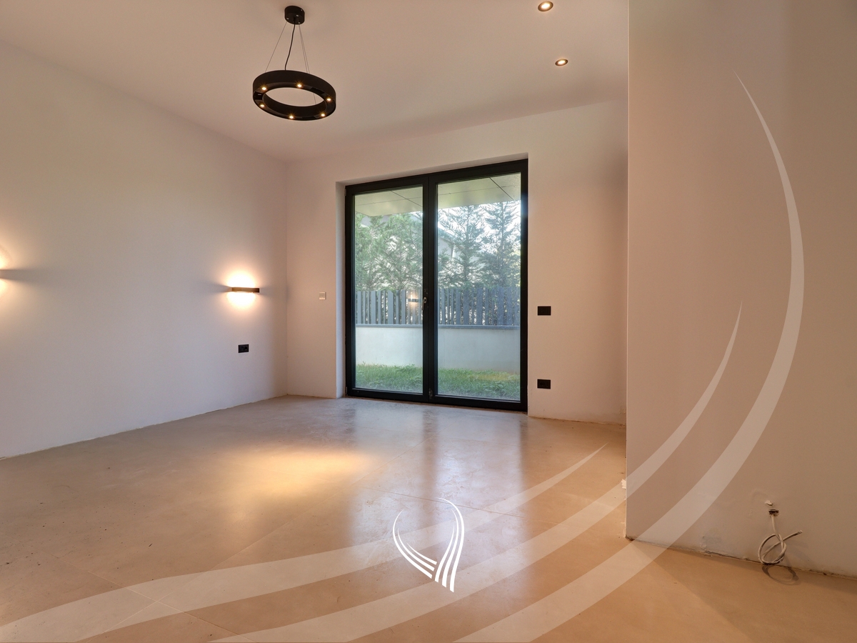 Shtëpi me 4 dhoma gjumi në shitje në Preoc – afër lagjes Marigona Residence10