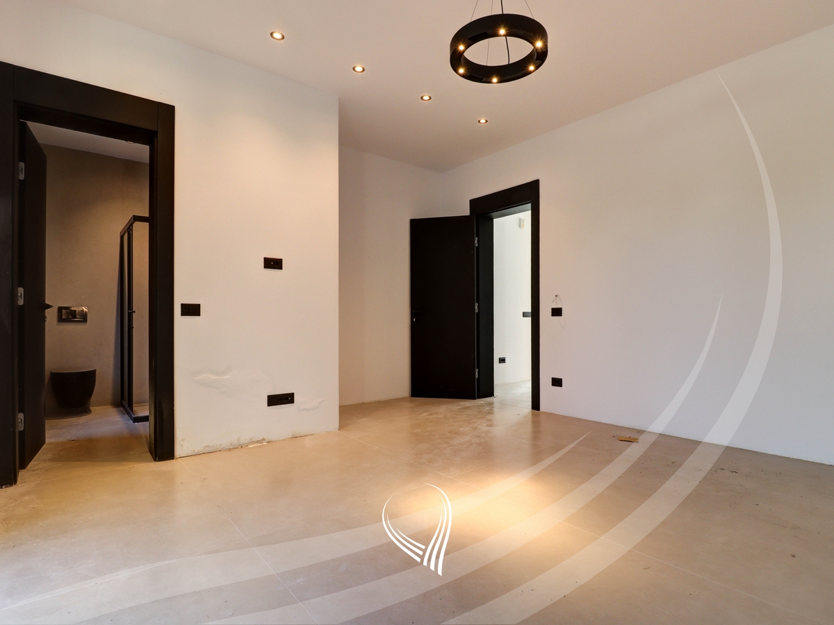 Shtëpi me 4 dhoma gjumi në shitje në Preoc – afër lagjes Marigona Residence12