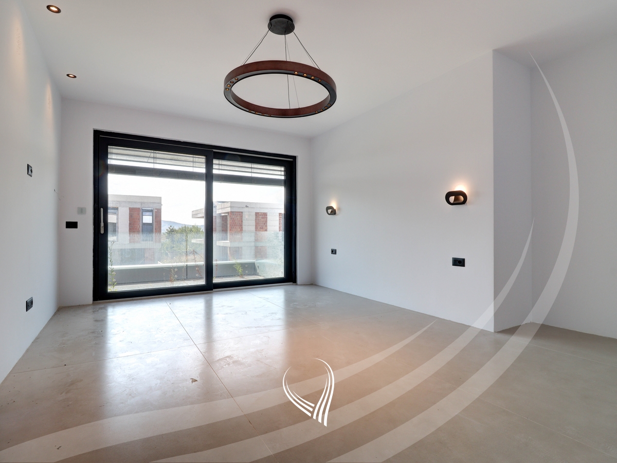 Shtëpi me 4 dhoma gjumi në shitje në Preoc – afër lagjes Marigona Residence15