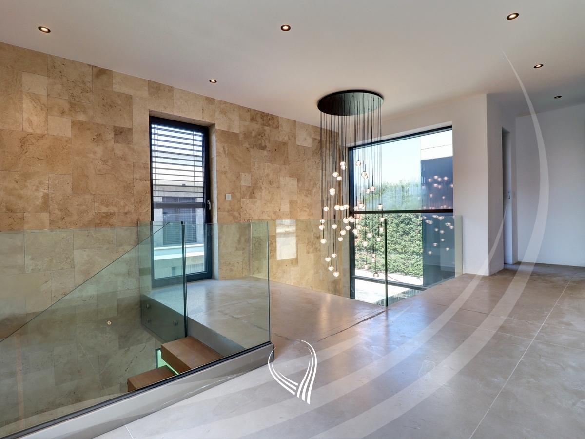 Shtëpi me 4 dhoma gjumi në shitje në Preoc – afër lagjes Marigona Residence19