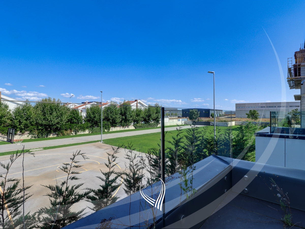 Shtëpi me 4 dhoma gjumi në shitje në Preoc – afër lagjes Marigona Residence22