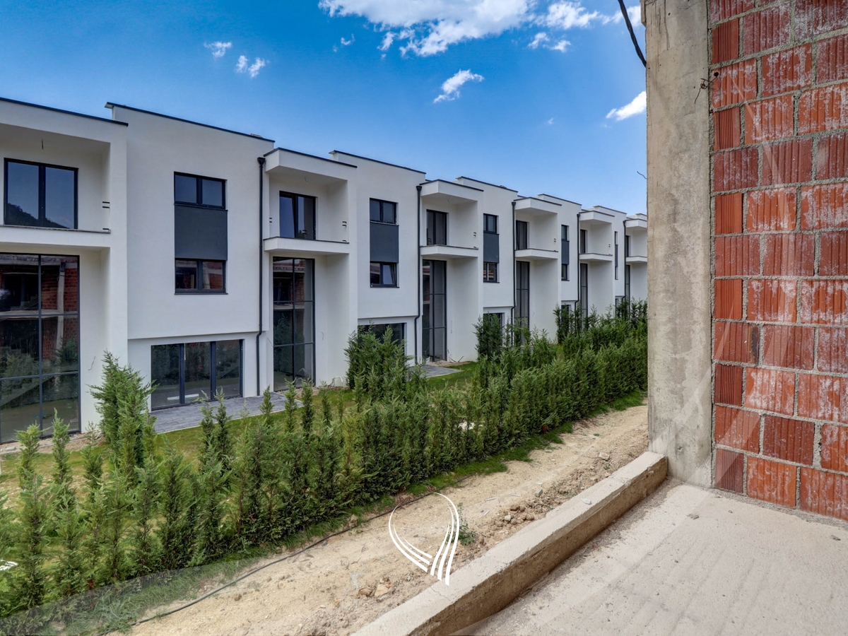 Shtëpi 322m2 në shitje në Lagjen e Gjelbërt21