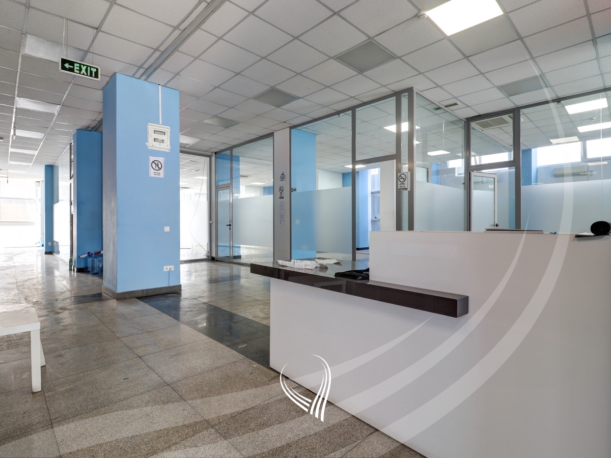 Zyre 934m2 for rent in the Pejton neighborhood3
